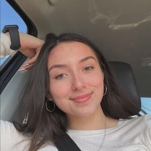 Meet your Posher, Mia